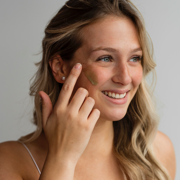 Exfoliant visage hydratant - Avec enzymes de papaye et extrait de thé vert