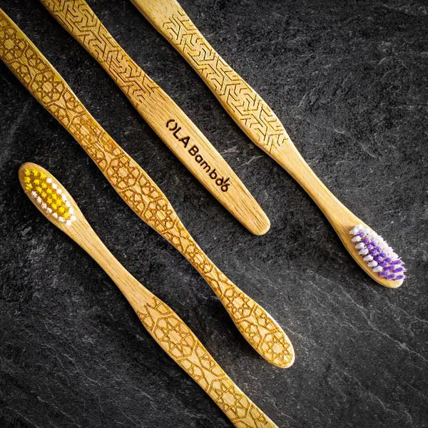 Paquet familial de 4 brosses à dents en bambou