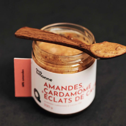 Tartinade Amandes, cardamome et éclats de cacao