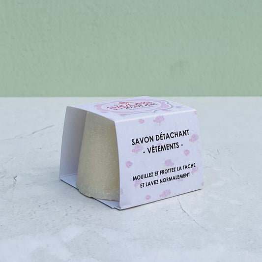 Savon détachant pour les vêtements