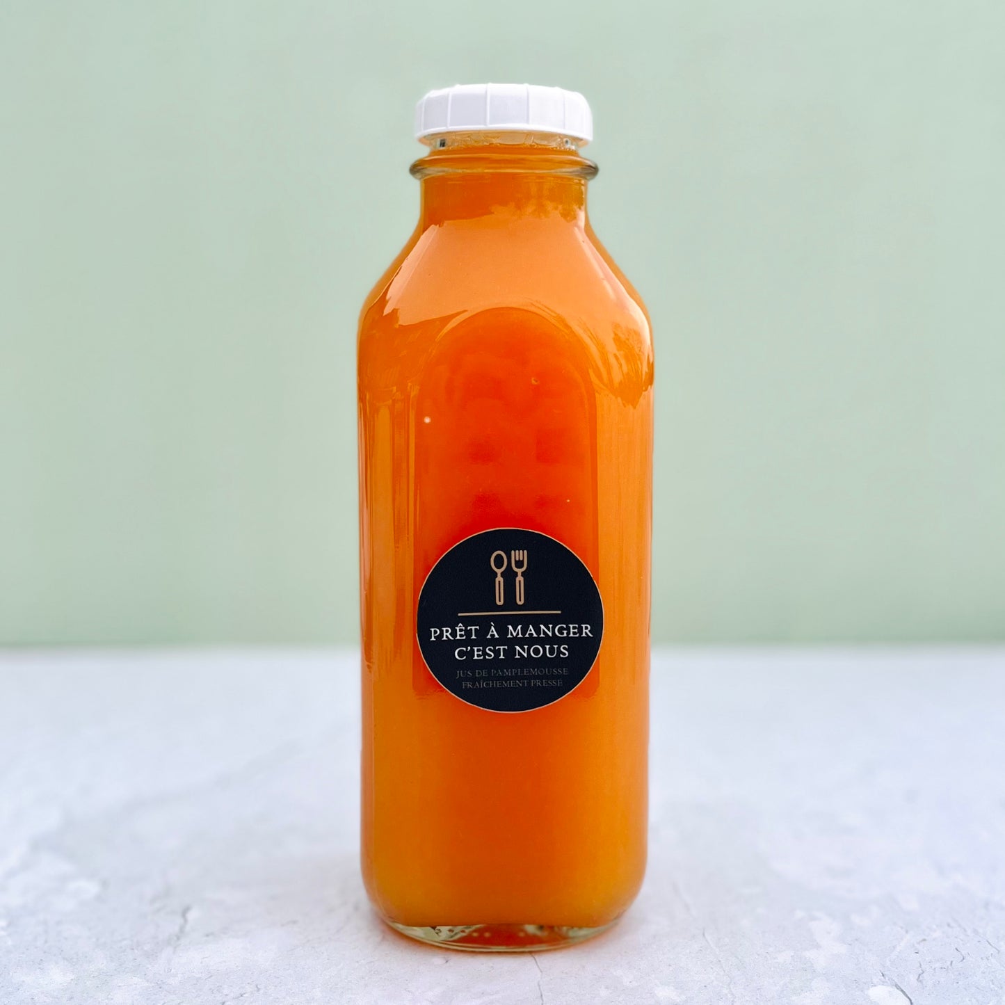 Jus fraichement pressé 1L (Consigne 2,50$)