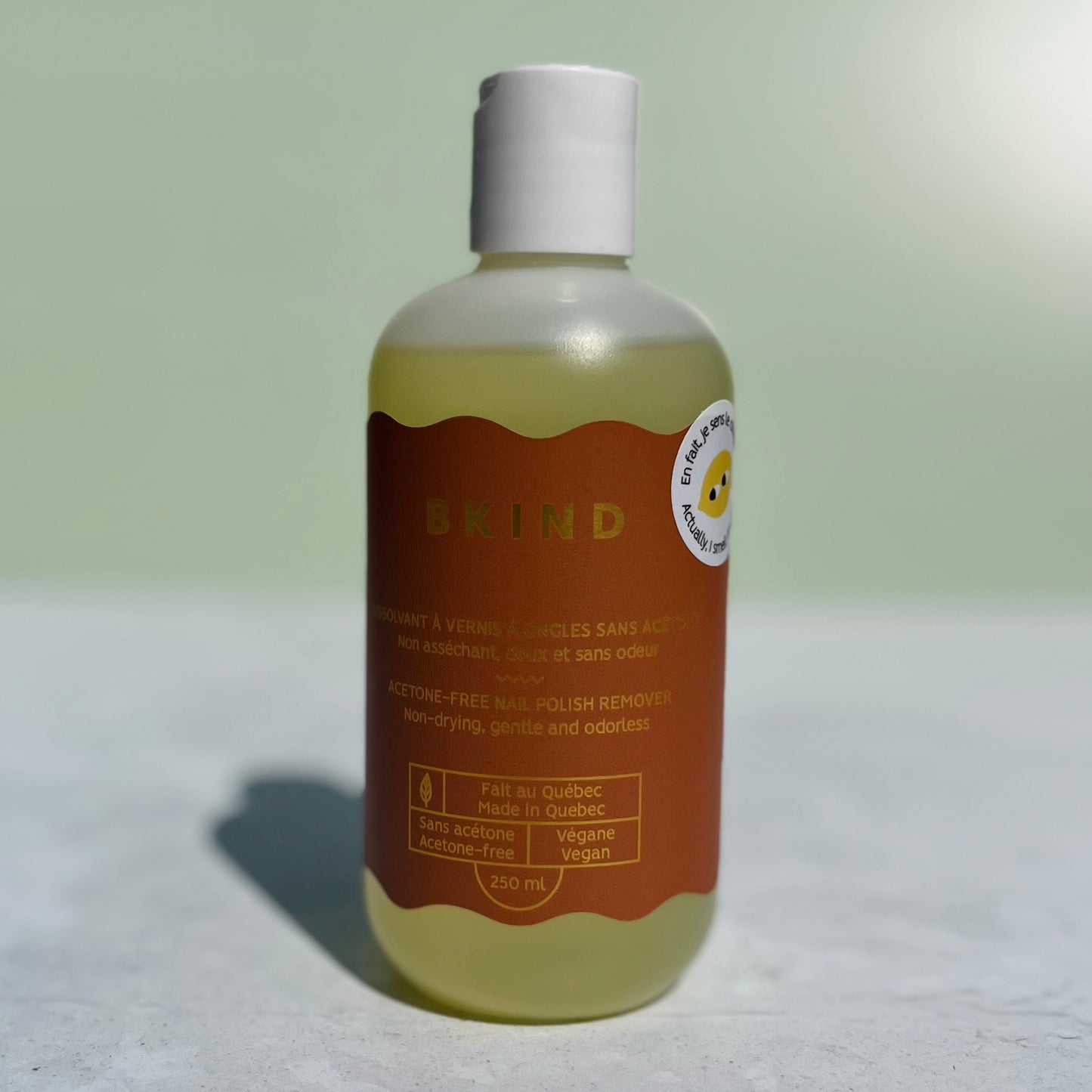 Dissolvant à vernis à ongles sans acétone