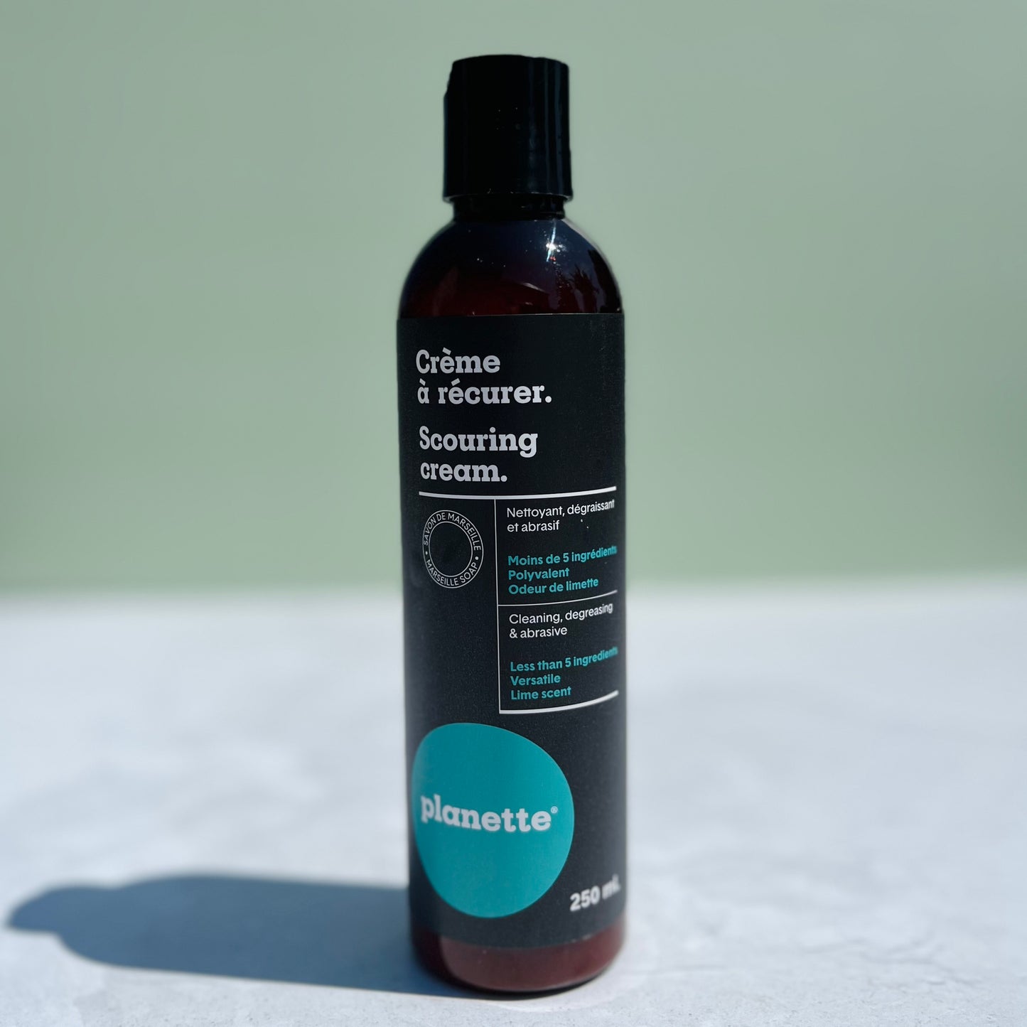 Crème à récurer 3 en 1: nettoyante, dégraissante et abrasive